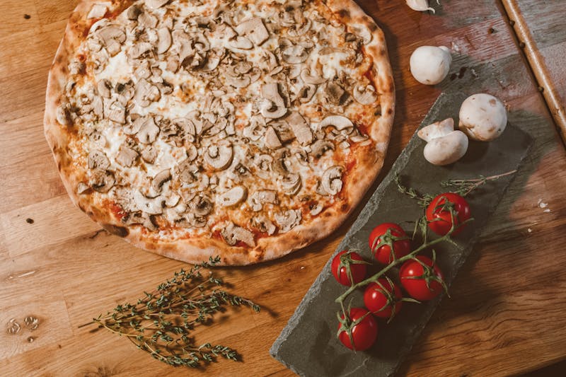luce pizza Funghi wild mushroom pizza